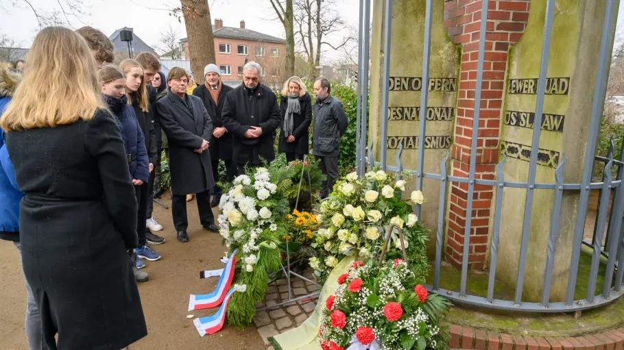 Kirche, Mahnmal, Geschichtenberg – Itzehoe erinnert an Nazi-Opfer